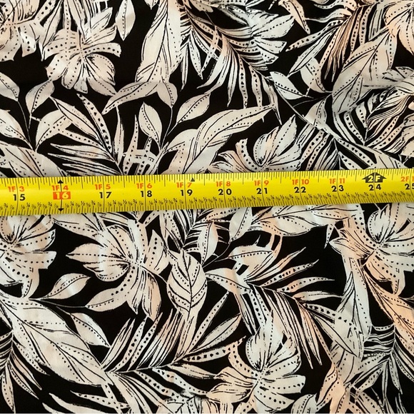 Lane Bryant Flutter Sleeve V-Neck Top Black/White 18 - Picture 6 of 6
